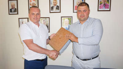 Rangos darbų pirkimo sutartį pasirašė savivaldybės administracijos direktorius Darius Varnas ir UAB „Doresta“ direktorius Donatas Masiokas.