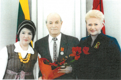 Simono Dobilo nuotr. Visuomeninę veiklą vykdžiusį R. P. Šaulį prezidentė Dalia Grybauskaitė yra apdovanojusi ordino „Už nuopelnus Lietuvai“ medaliu.