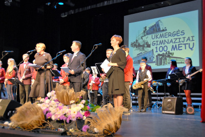 Gimnazija jubiliejų švenčia kartu su Lietuva
