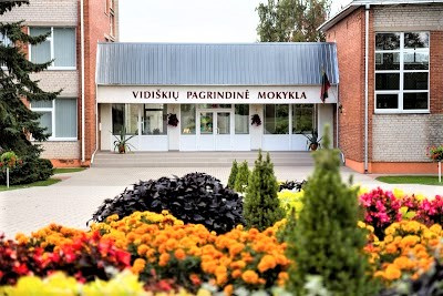 Šalia respublikos gimnazijų – Vidiškių pagrindinė mokykla