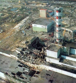  Radiacinės saugos centro inf. Nuotrauka. Sunaikintas ketvirtasis Černobylio AE energetinis blokas (www.wordpress.com)