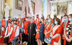 Kardinolas arkivyskupas Sigitas Tamkevičius viešėjo Ukmergėje ir suteikė Sutvirtinimo sakramentą.