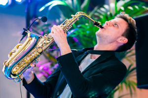departnersinshine.com nuotr. Ukmergiškis Vykintas Čivas – profesionalus saksofonininkas.