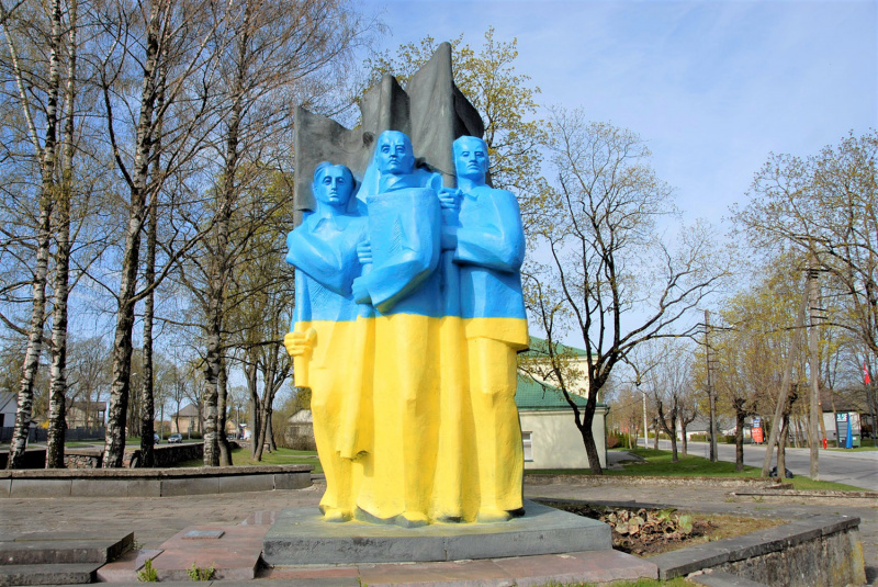 „Vėliavnešių“ skulptūra įžiebė politikų aistras.  Gedimino Nemunaičio nuotr.