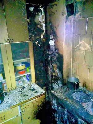 Bute Kauno gatvėje apdegė virtuvės patalpa. Ukmergės PGT nuotr.