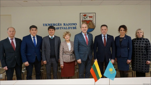 Viešėjo Kazachstano Respublikos ambasadorius
