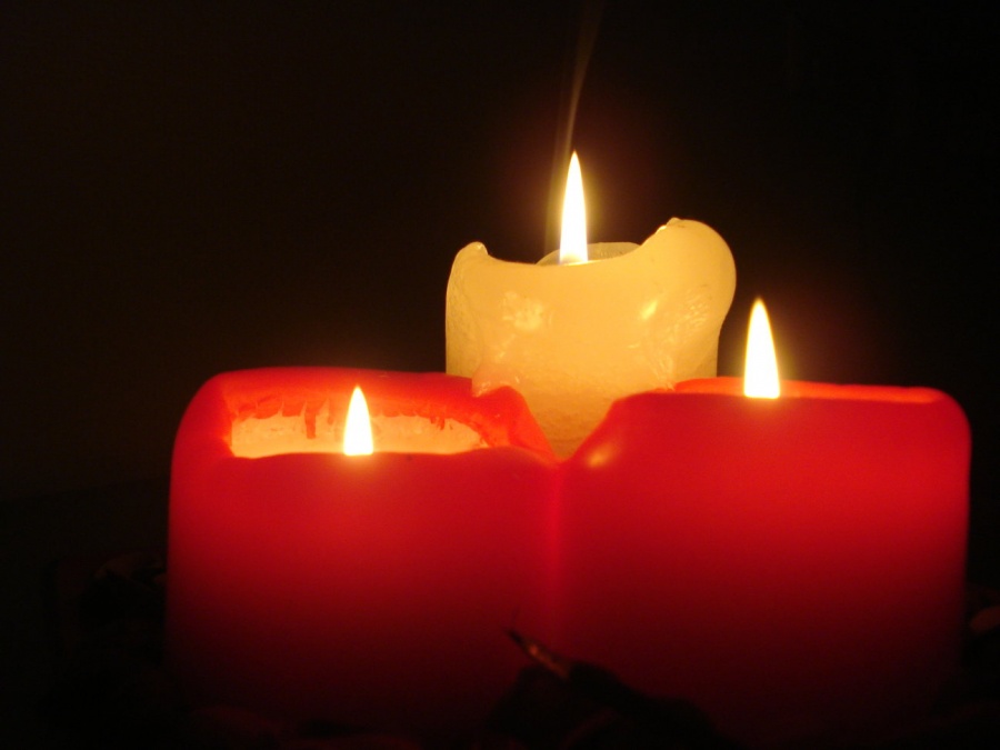 Žvakučių liepsnelės nušvies Amžinybėn išėjusių kapus.