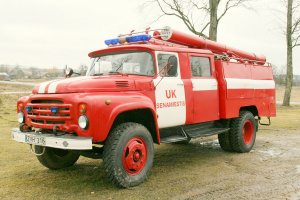 Aukcione – sovietmečio laikų gaisrinis automobilis