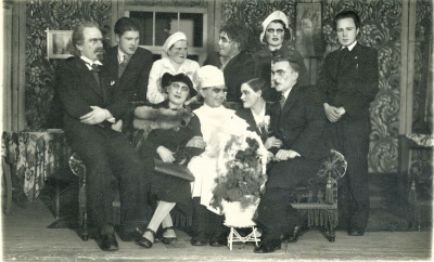 Ukmergės Šaulių meno sekcijos aktoriai po spektaklio, 1936 m., UkKM F 2450