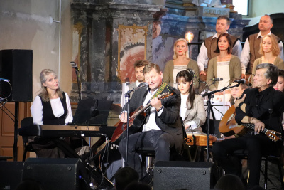 Legendinių bardų ir ansamblio „Lietuva“ koncertas „Dainuoju Tau gyvenimą“