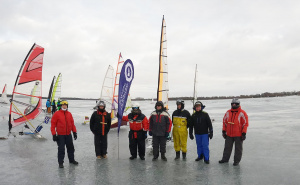 Ledo jachtų čempionate ant Rėkyvos ežero varžėsi šio sporto entuziastai.