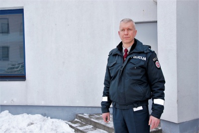 Ukmergės policijos komisariato viršininkas Mindaugas Petrauskas kartais dirba iki išnaktų. Gedimino Nemunaičio nuotr.