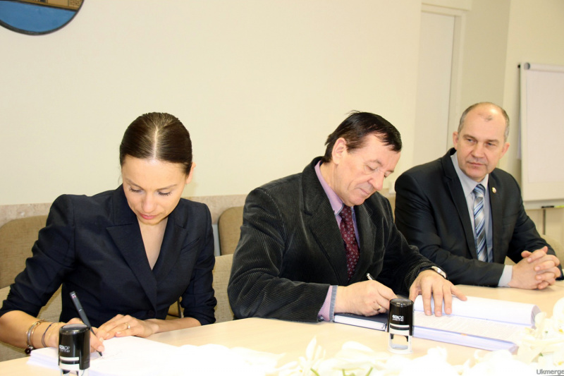 Savivaldybėje pasirašant sutartį dalyvavo „VSA Vilnius“ direktorė Jurgita Petrauskienė. Daivos Zimblienės nuotr. 