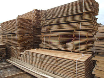 Šlifavimas staklėmis: kokybiškas ir greitas medienos apdirbimas