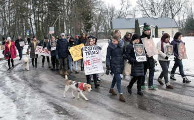 Protestavo prieš žiaurų elgesį su gyvūnais