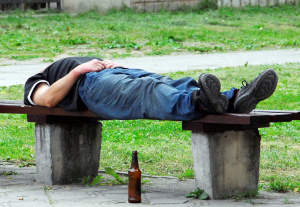 Alkoholio pirkėjai dabar gali ilgiau pamiegoti