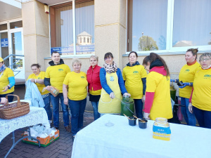 Bendruomenių nariai – savanoriai, dalyvavę paramos Ukrainai akcijoje.   Daivos Zimblienės nuotr.