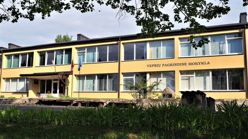 Veprių pagrindinė mokykla nuo rugsėjo bus pavadinta Ukmergės r. Veprių mokykla-daugiafunkciu centru.