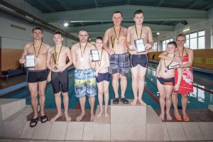 Ukmergės sporto centras surengė šeimų plaukimo varžybas