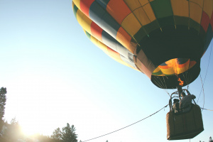 Išsiilgusiems aukštybių: pakilkite į dangų oro balionu!