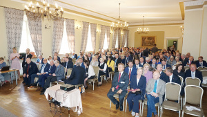 Taujėnų dvare susirinko 58-ių šalies savivaldybių atstovai.  Daivos Zimblienės nuotr.