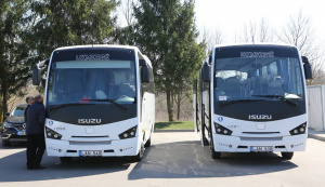Naujieji autobusai važinės priemiesčio ir užsakomaisiais reisais. isuzubus.lt nuotr.