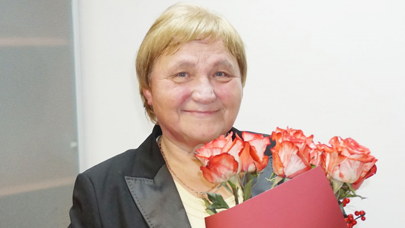 Su darbu „Gimtosios žemės“ redakcijoje atsisveikino jos redaktorė Genovaitė Kazielienė.   Daivos Zimblienės nuotr.