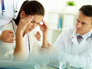 Uždegiminiai procesai, manoma, yra viena iš galimų migrenos priežasčių.