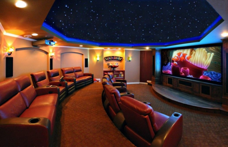 Kaip įsirengti kino teatrą namuose?