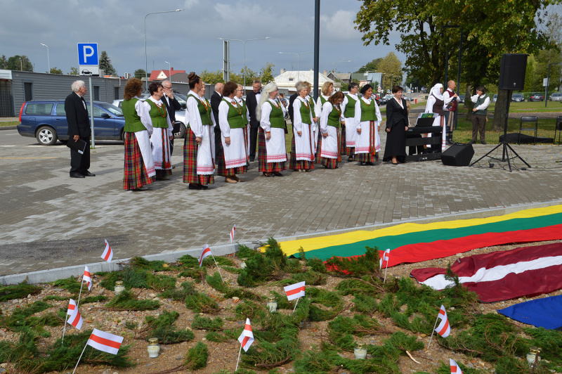 Minėjimą baigė instrumentinio folkloro grupė „Ratilai“ iš Vilniaus. 