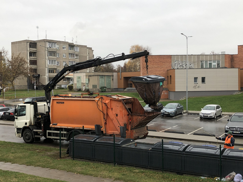 Mišrias komunalines atliekas rajone tvarko UAB Ukmergės autobusų parkas.