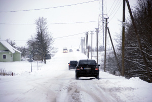 Vairuotojams žiema ir sniegas, deja, – ne tik grožis ir romantika… Gedimino Nemunaičio nuotr.