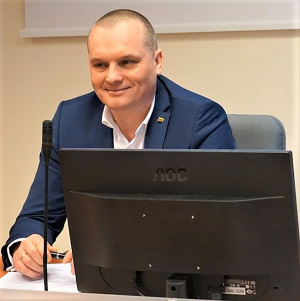 Daivos Zimblienės nuotr. Biudžeto projektą pristatė savivaldybės administracijos direktorius D. Varnas.