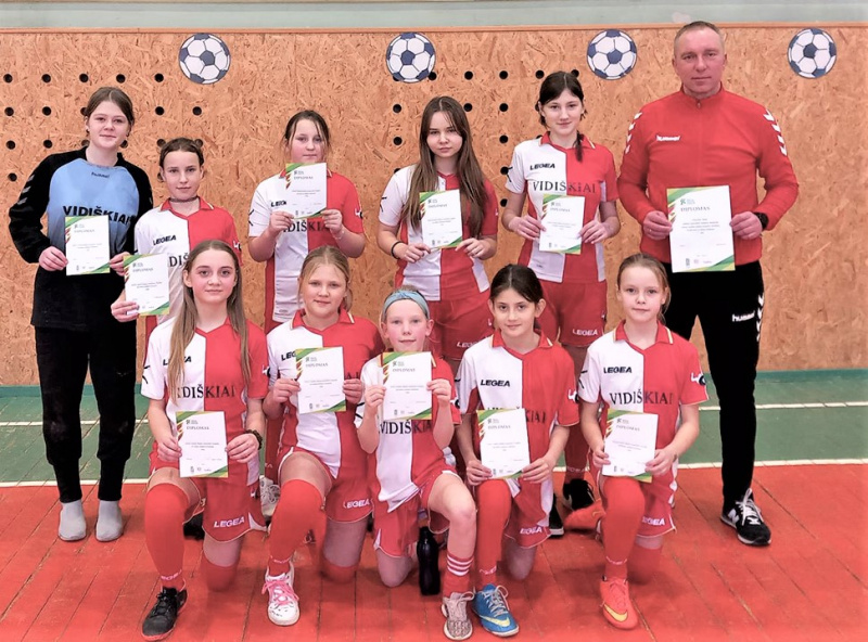 Varžoves nugalėjusi Vidiškių pagrindinės mokyklos komanda dalyvaus finalinėse varžybose.