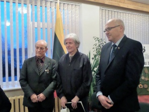 R. Šaulys, L. Butėnas su renginio svečiu Seimo nariu J. Varžgaliu.