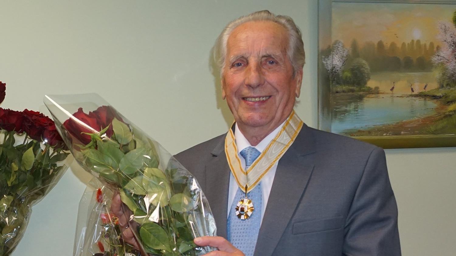 Apdovanotas Mero padėkos ženklu / Jonui Stakauskui įteiktas apdovanojimas.   Autorės nuotr.