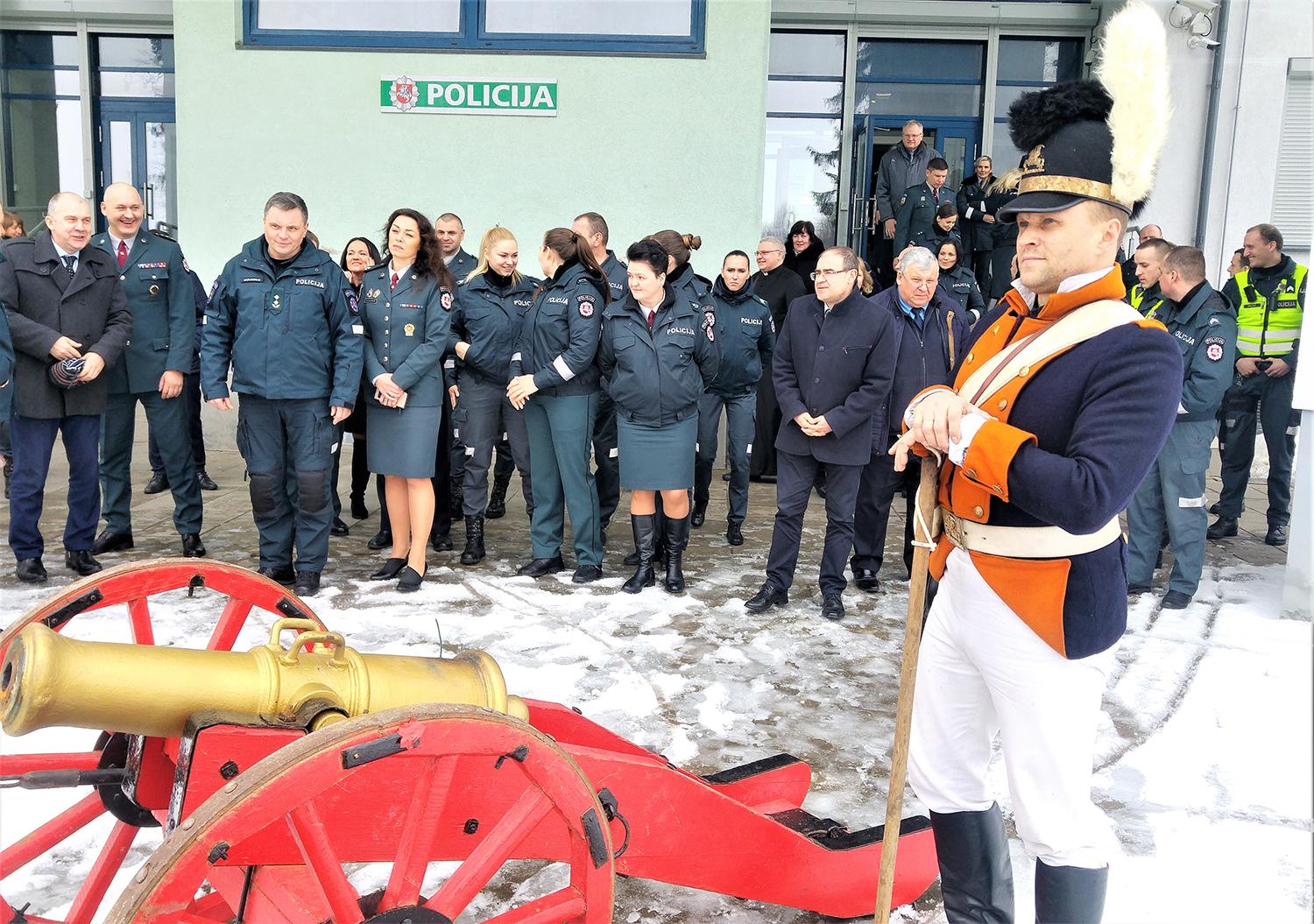 Aptarė rezultatus ir paminėjo gimtadienį / Penktadienis policijos pareigūnams buvo šventinis.Autorės nuotr.