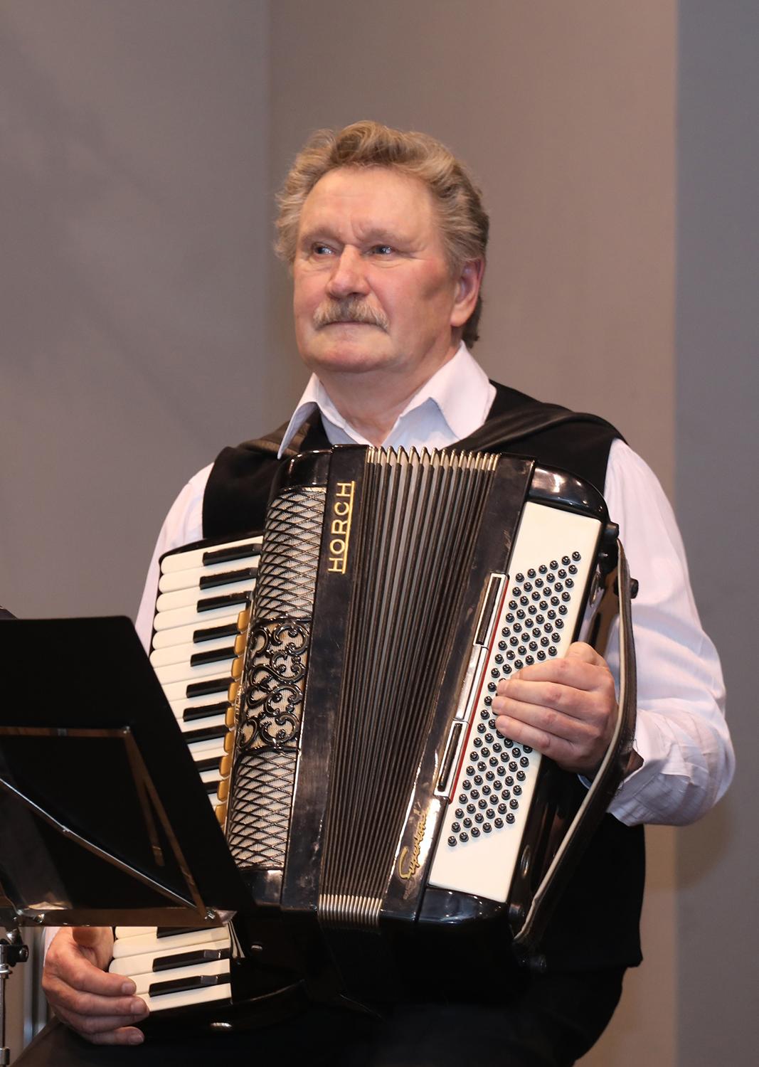 Atsisveikino su meno vadovu / Bendruomenės ir kultūros svetainės „Deltuvos kultūra“ informacija ir nuotr.