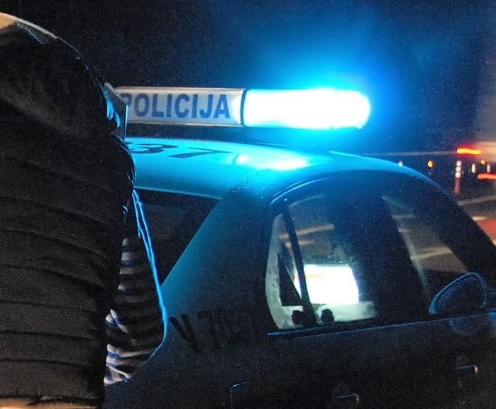 Automobiliai su švyturėliais – neįkandamas riešutas vairuotojams /