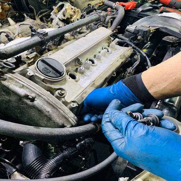 Automobilio vožtuvo keitimas /