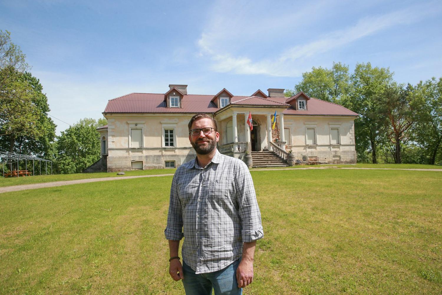 Bando gaivinti tikrąją Leonpolio dvaro paskirtį / R. Danisevičiaus nuotr. „Kadaise čia buvo stiprus ūkis
