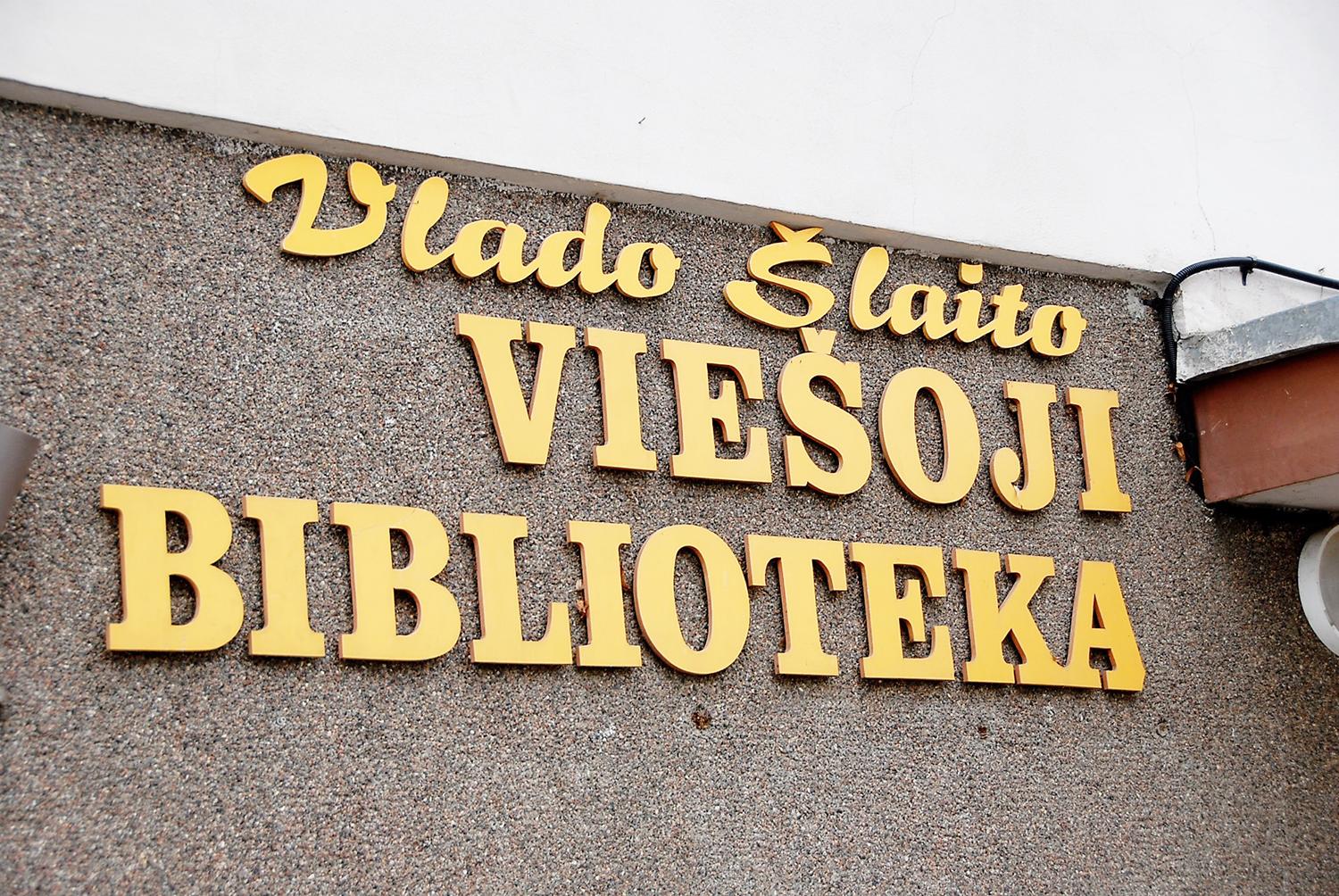 Bibliotekos lankytojų požiūrį atskleidė anketos / „Skaitymo nauda ir reikšmė žmogui yra akivaizdi.“ Tai nurodė per 99 proc. apklausoje dalyvavusių bibliotekos lankytojų.  Gedimino Nemunaičio nuotr.