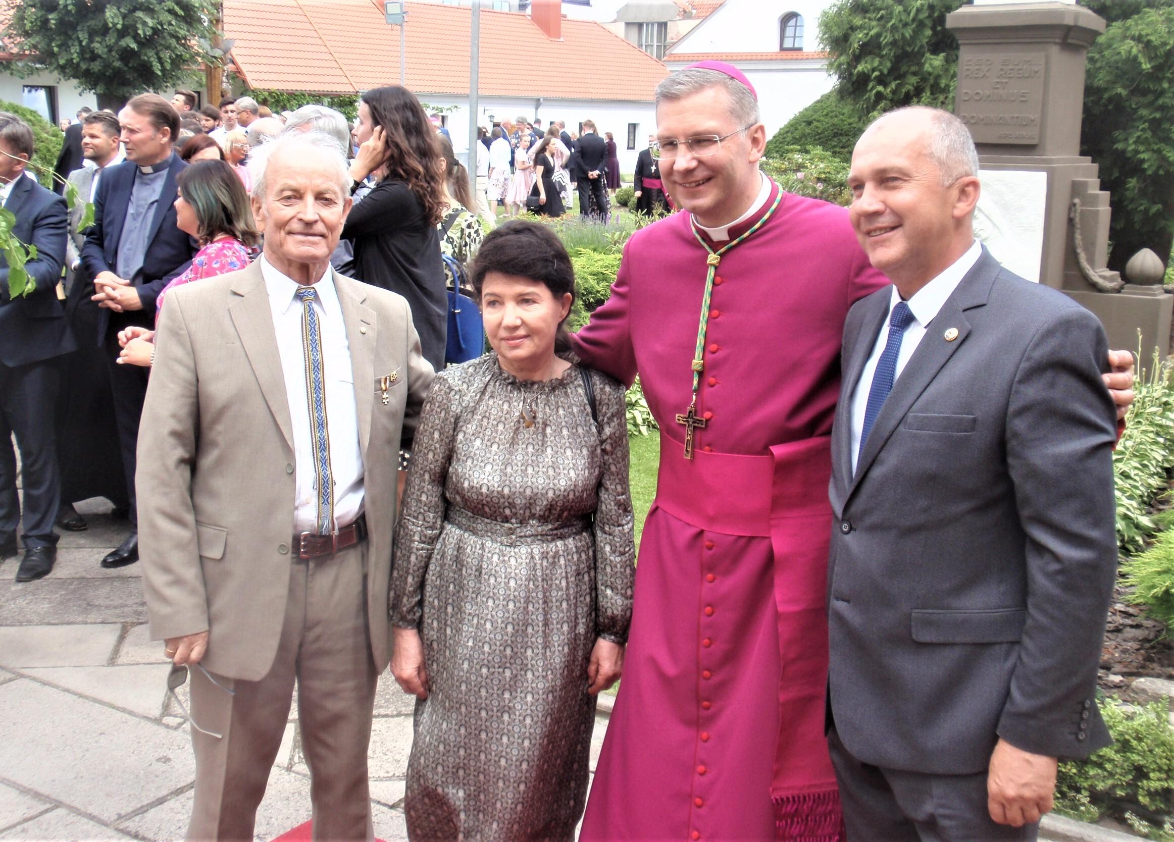 Buvo pakviesti į iškilmingą renginį / Arkivyskupo metropolito Kęstučio Kėvalo sutikimo iškilmėse dalyvavo Ukmergės rajono meras Rolandas Janickas