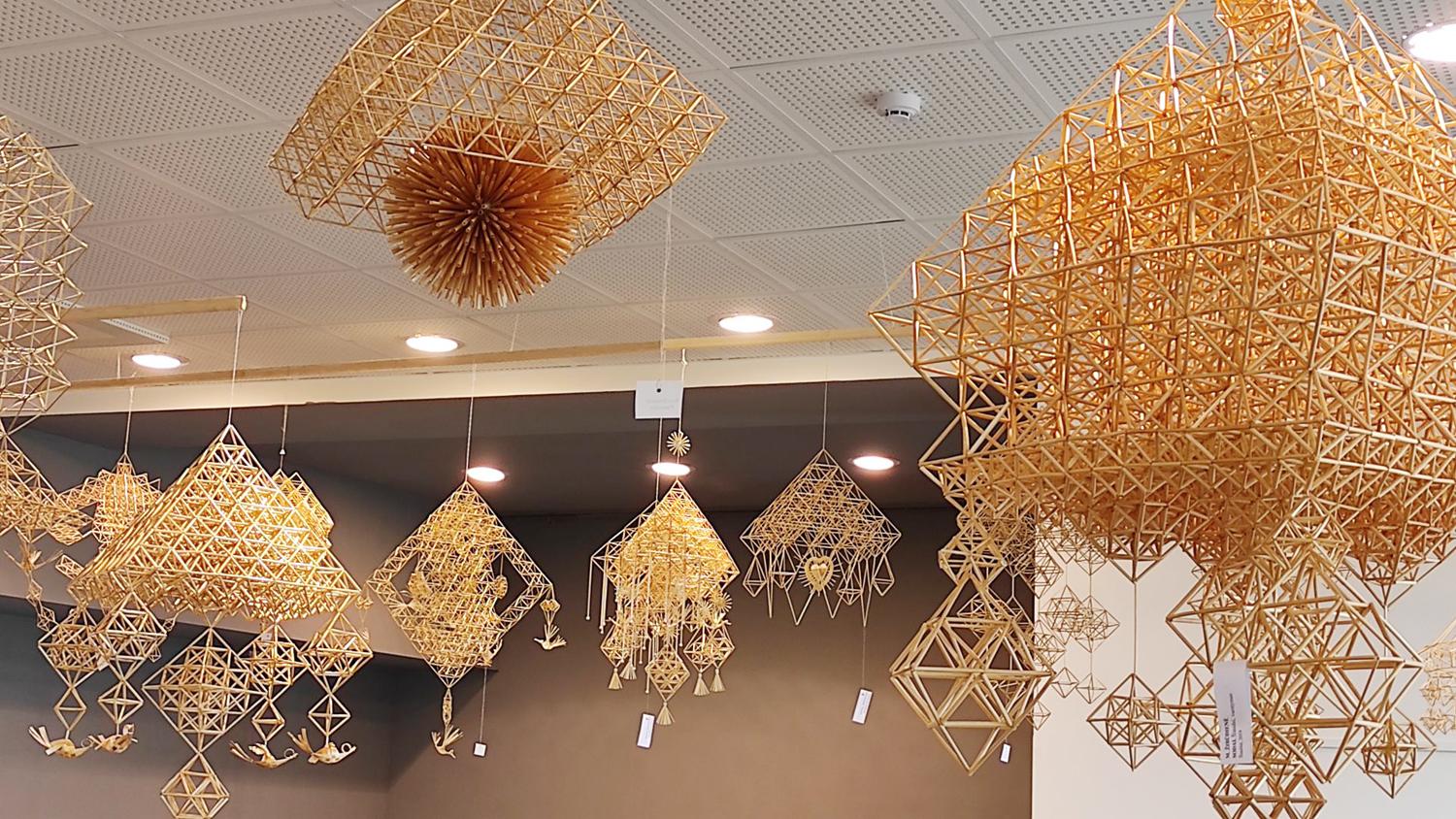 Deltuvoje – respublikinė paroda „Sodų sakmės“ / Šiaudiniai sodai – lietuvių tautos tradicijos