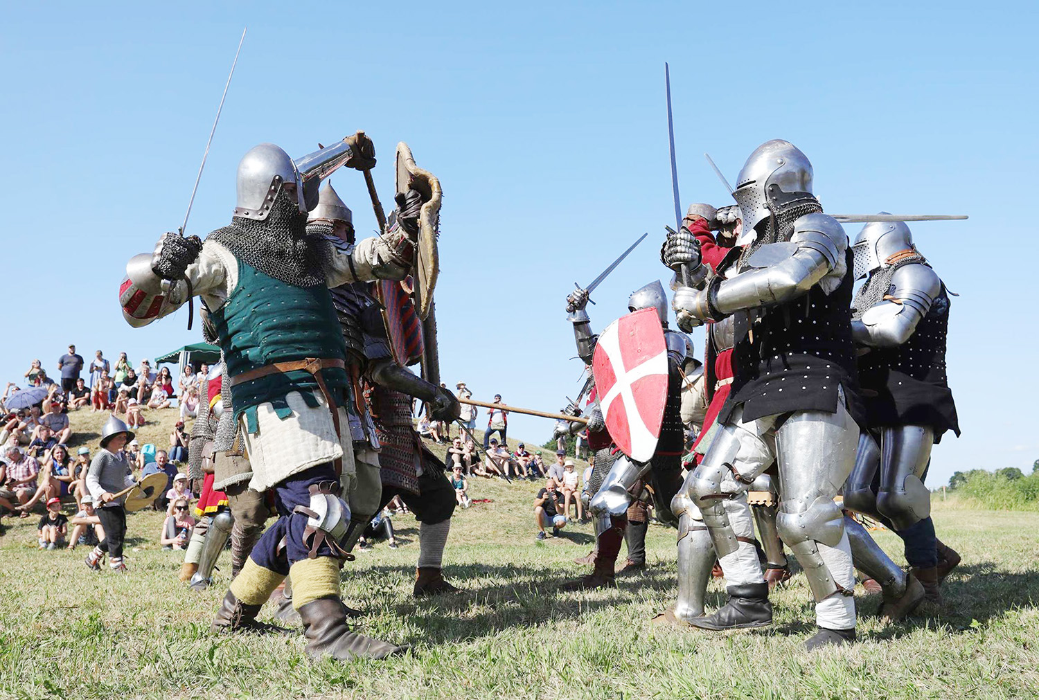 viduramžių riterių bei Prancūzijos ir Rusijos imperijos kariuomenių susirėmimai.  Dainiaus Vyto nuotr.