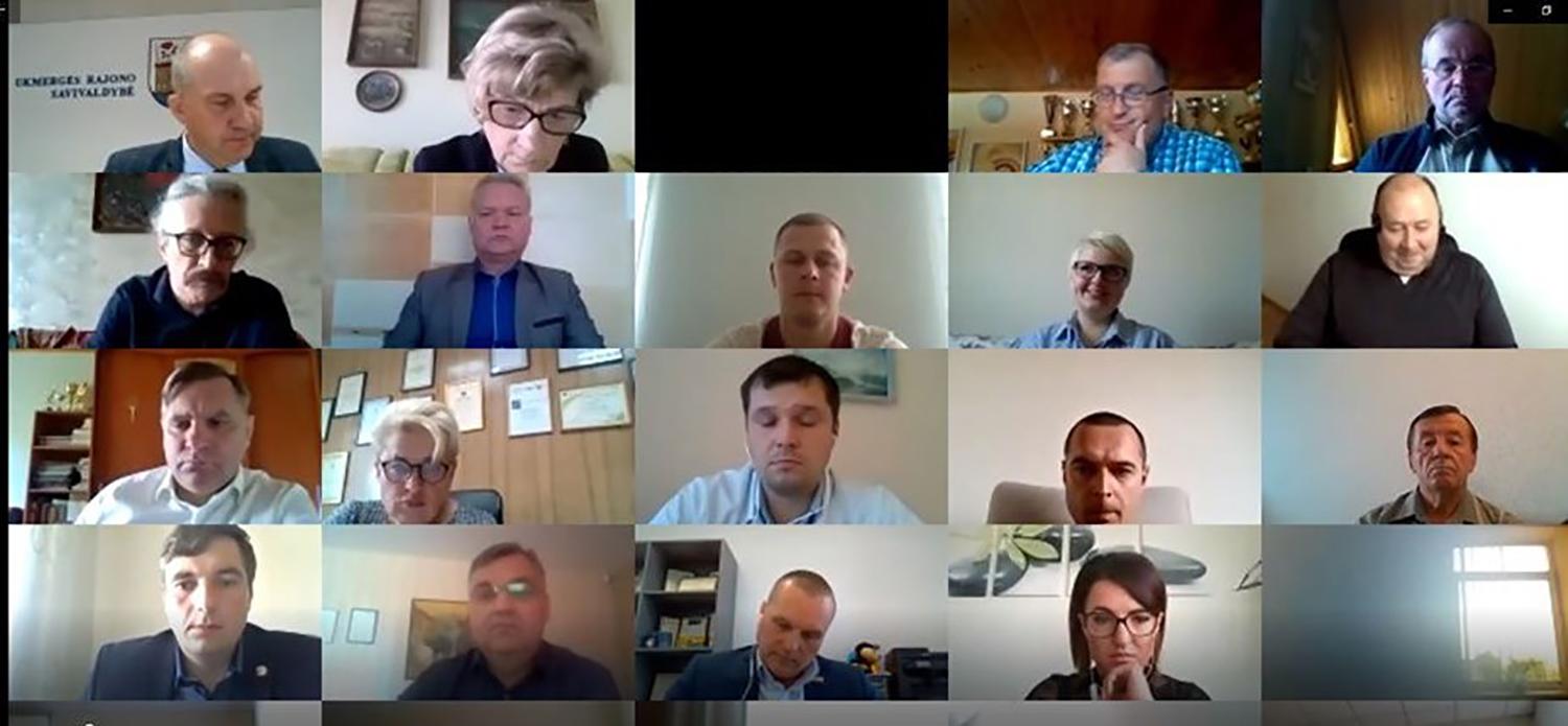 Diskutuota apie pinigus