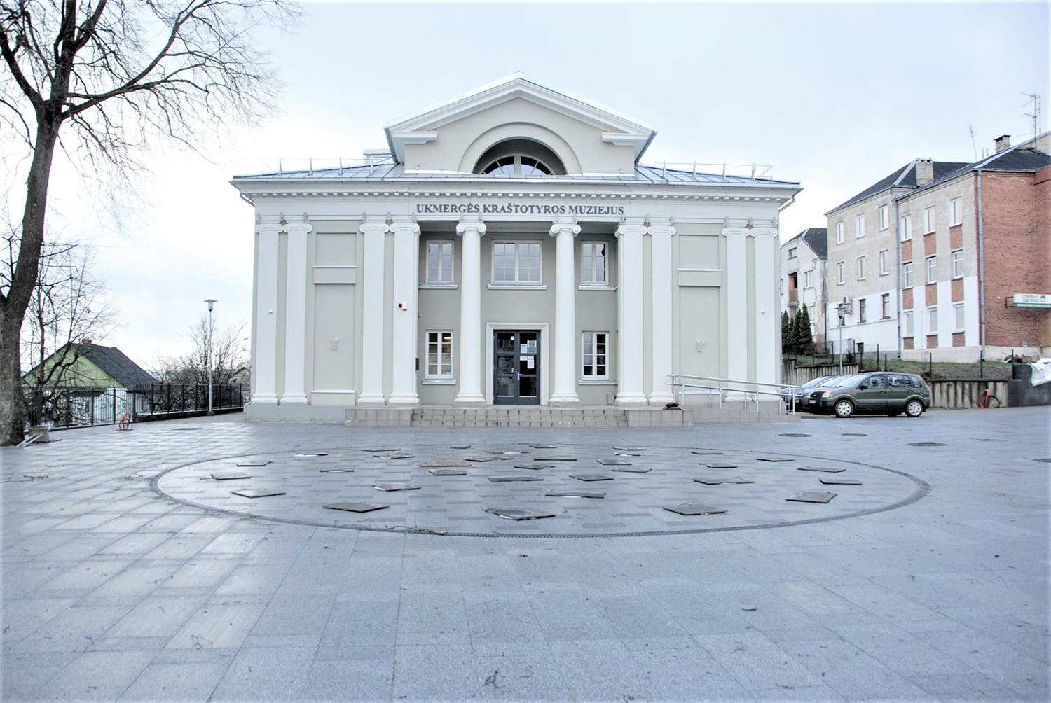 Duris atsargiai atveria muziejai / Po ilgos pertraukos atidarytas Ukmergės kraštotyros muziejus.  Gedimino Nemunaičio nuotr.