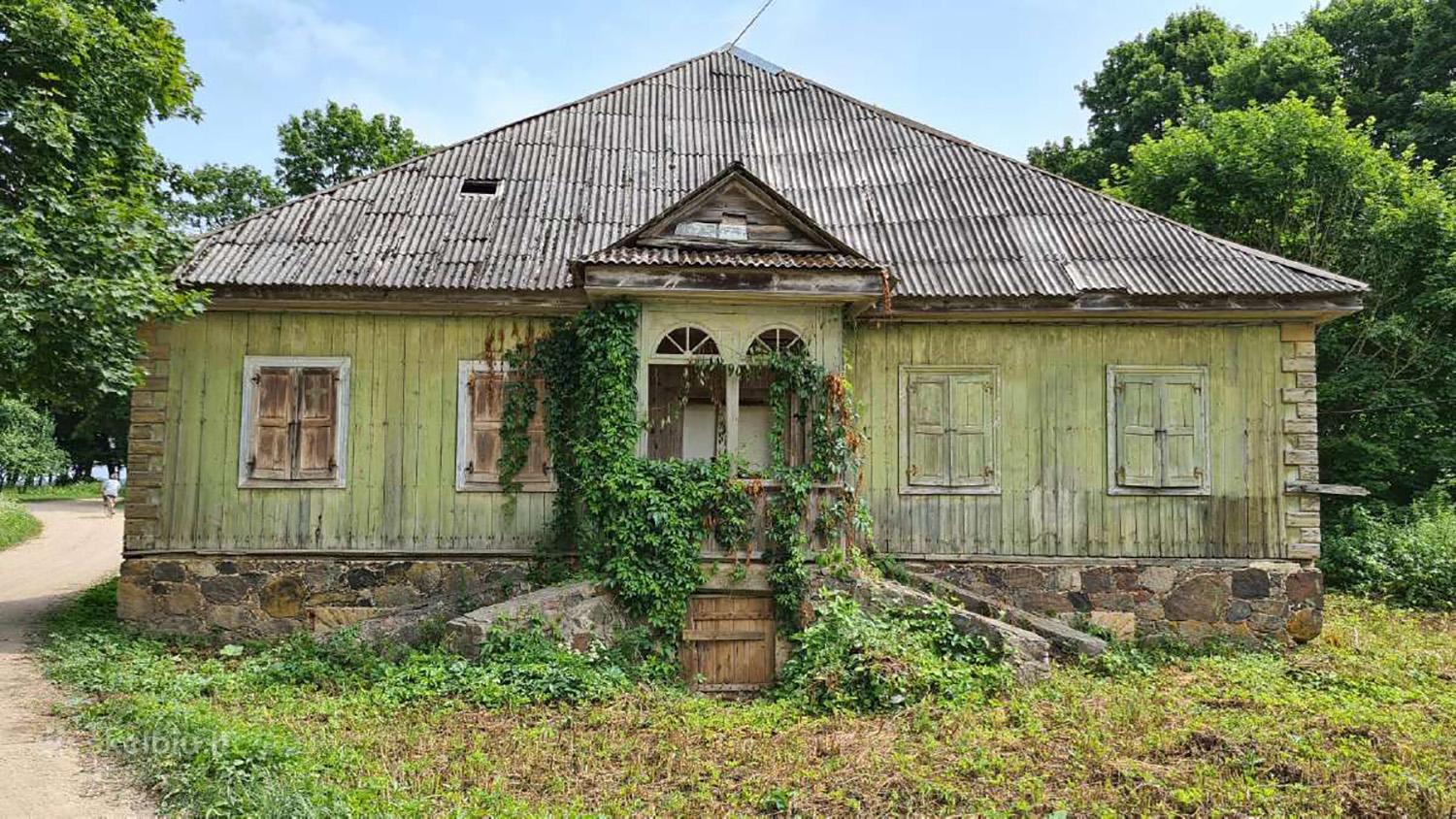 Dvaras parduodamas už buto kainą. Tiesa