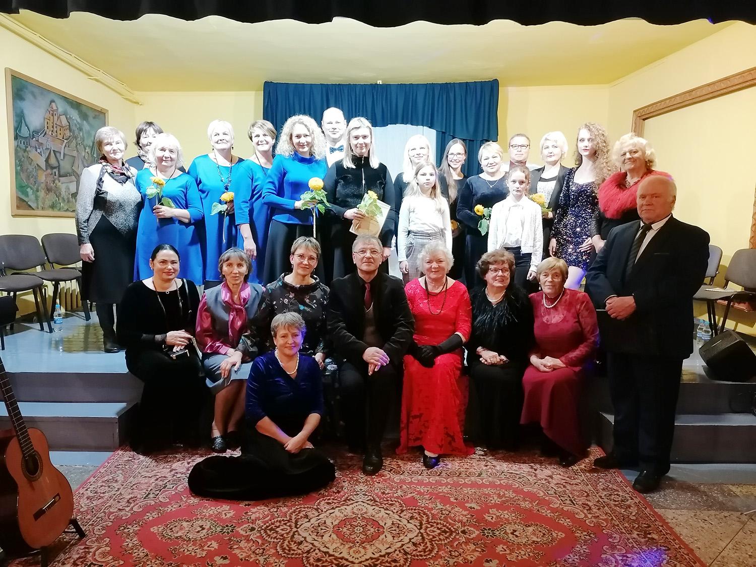 „Dvi širdys – viena melodija“ / Šventupės kultūros namuose vykusiame koncerte dalyvavo gausus būrys svečių.  Genės Vaitkūnienės nuotr.