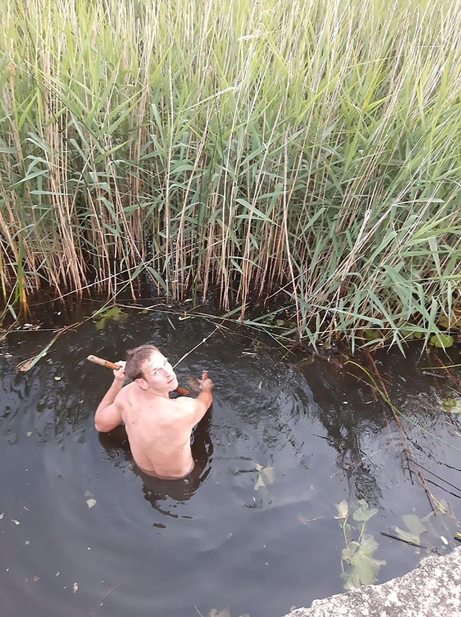 Ežero paplūdimį tvarkė jaunimas / Jaunimo nereikia nei prašyti